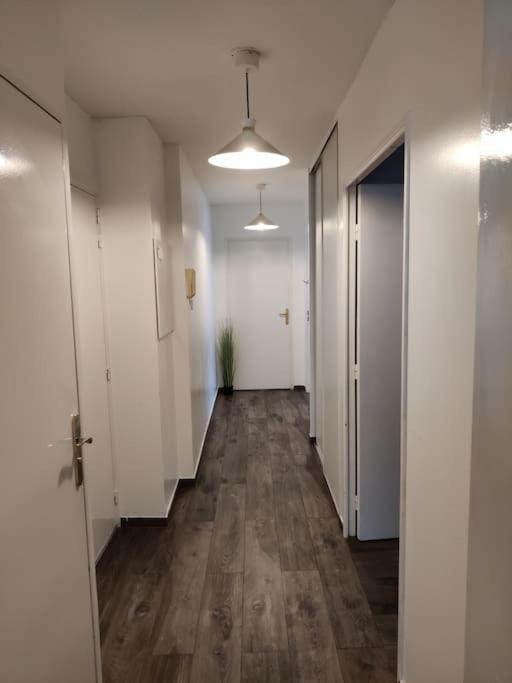 Апартаменты App 5 Pers, Parking, 3Mn Rer A, 40 Mn Du Centre De Paris, Cergy Le Haut Экстерьер фото