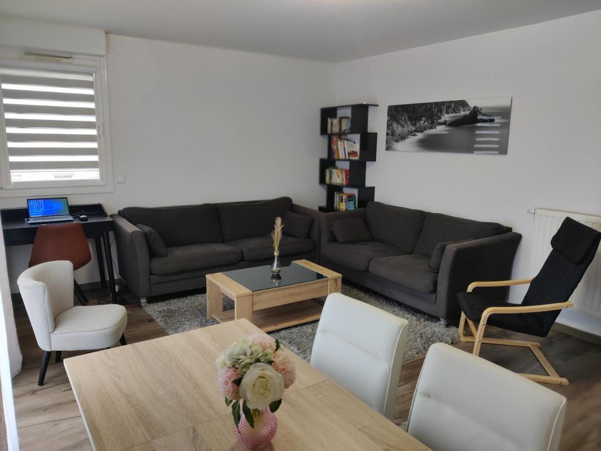 Апартаменты App 5 Pers, Parking, 3Mn Rer A, 40 Mn Du Centre De Paris, Cergy Le Haut Экстерьер фото